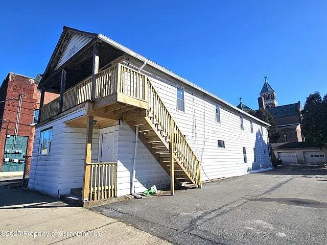 125 N River St - D — Photo 4