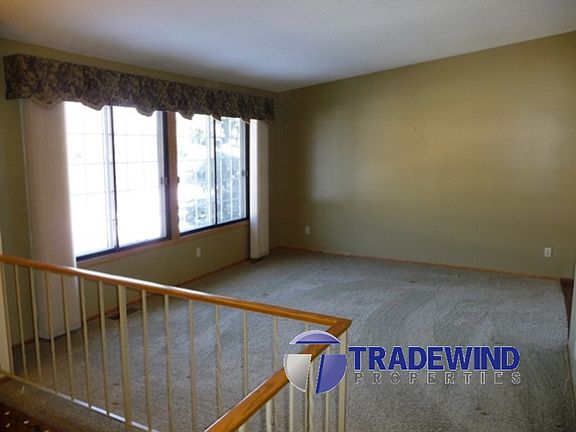 5th image of 3852 86th Ave NE