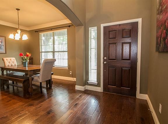 3rd image of 2805 Lynnwood Ln