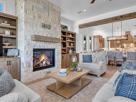 5th image of 208 E Lakeshore Drive