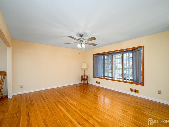 3rd image of 16 Sheinfine Ave