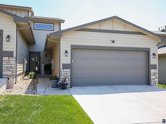 2nd image of 1207 N Brennan Ct