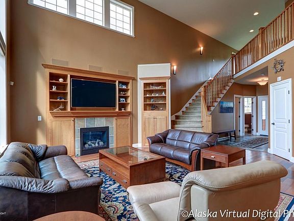 4th image of 16318 Essex Park Dr