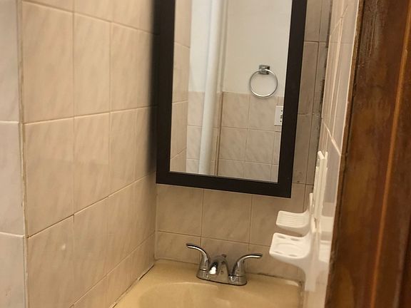 5th image of 24-23 29th St #1F