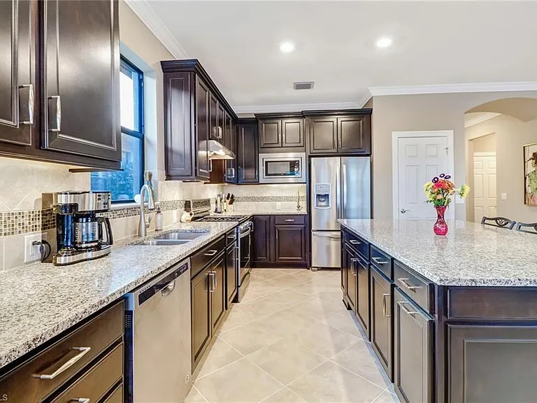 7567 Winding Cypress Dr — Photo 9