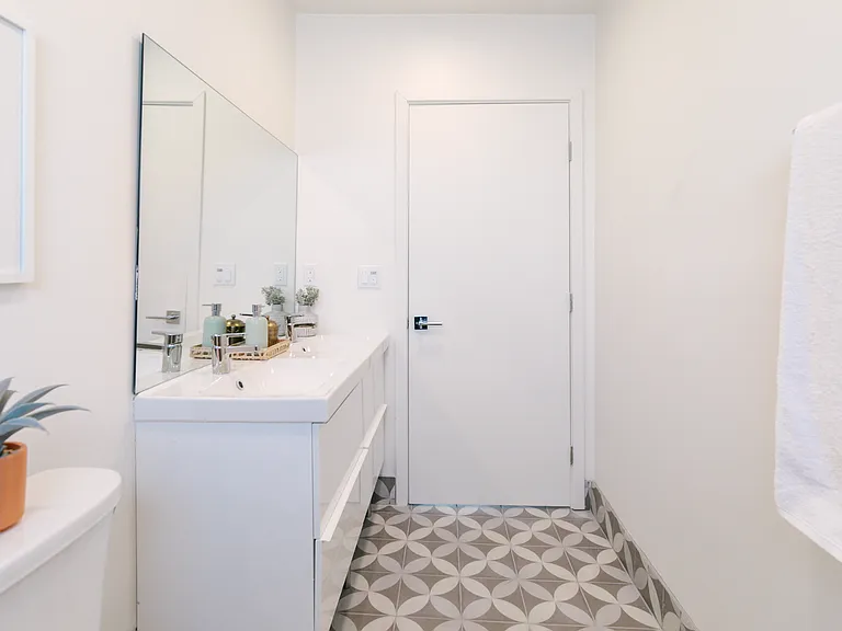 221 N Catalina St #9 — Photo 8