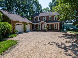 433 Whittaker Ln, Kilmarnock, VA 22482