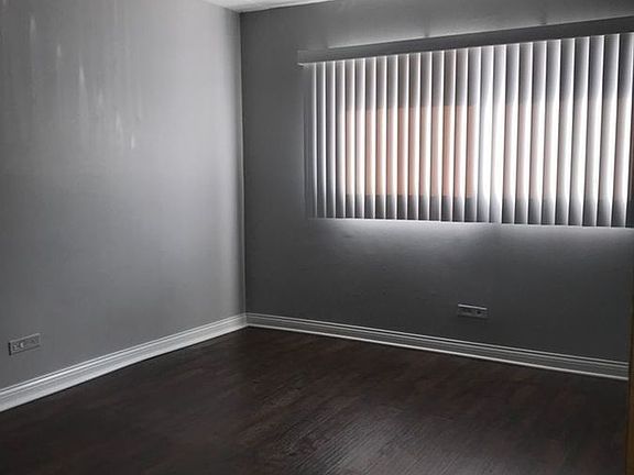 4th image of 10302-04 S Komensky Ave #10304-1