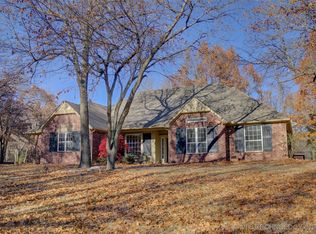 192 Lakeview Dr, Sand Springs, OK 74063