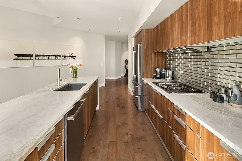 4th image of 1920 4th Avenue #1002