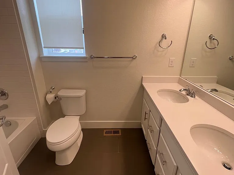628 Discovery Pkwy — Photo 4