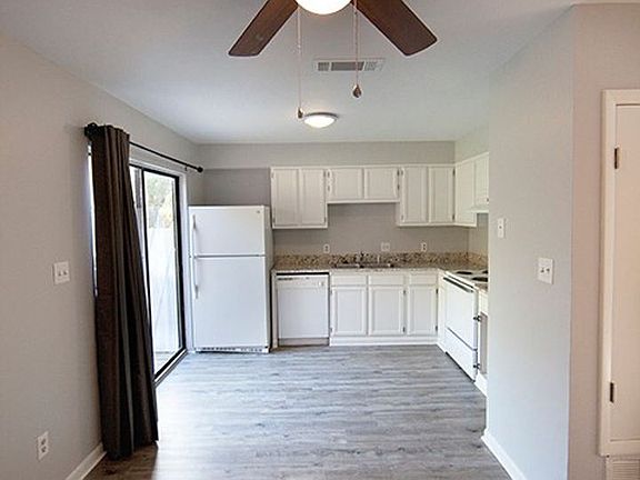 4th image of 411 Hickory Ave