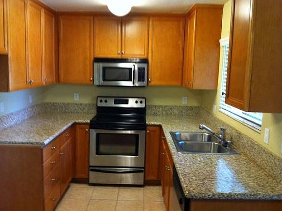 2nd image of 1423 Graves Ave Unit 243