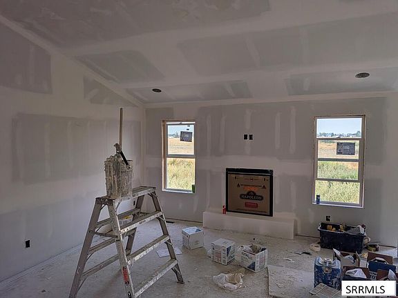5th image of 3873 E Walnut Way