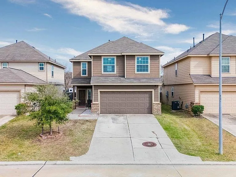 5742 Adelaide River Dr — Photo 1