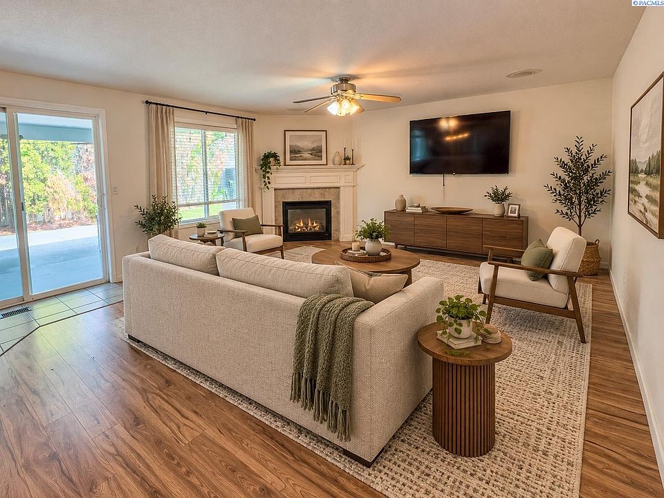 1st image of 7915 Madeira Dr