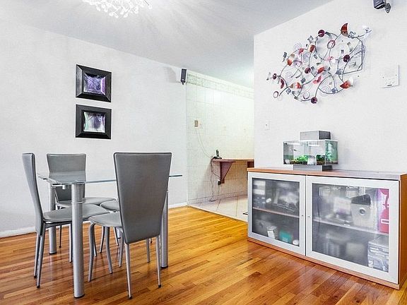 4th image of 2367 E 19th St #2