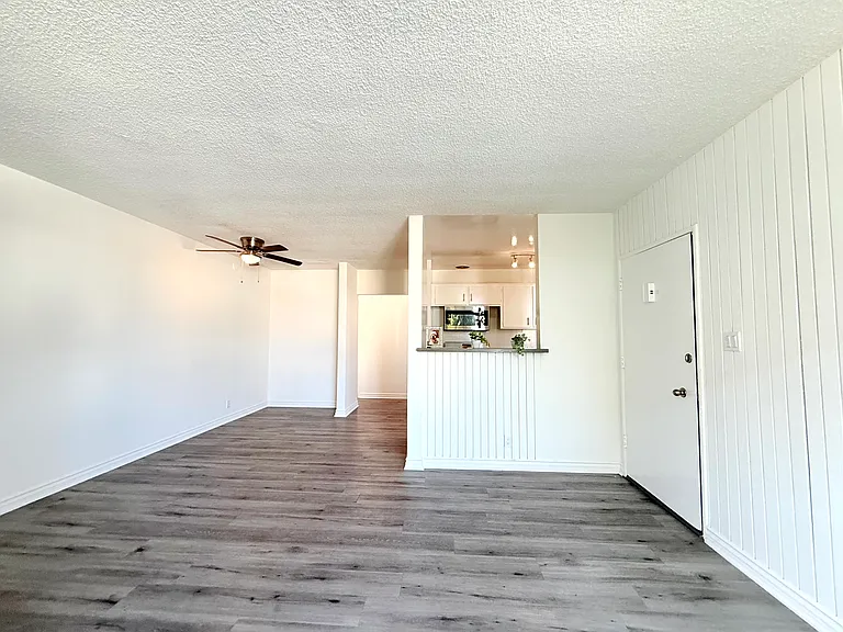 1029 N. Ardmore Avenue — Photo 6