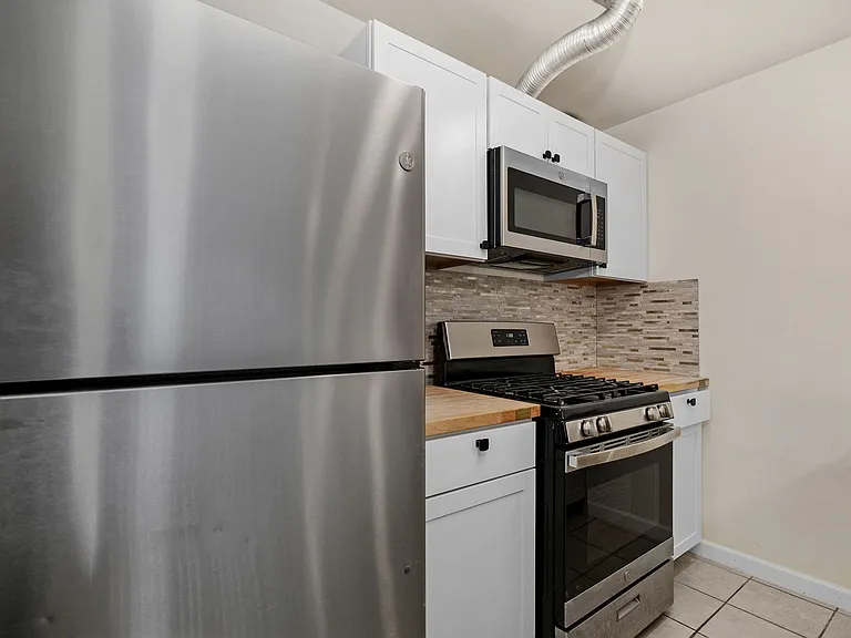 1926 Alcatraz Ave #6 — Photo 4