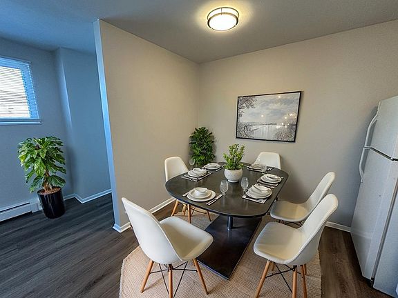 5th image of 2227 Kenton St APT 4