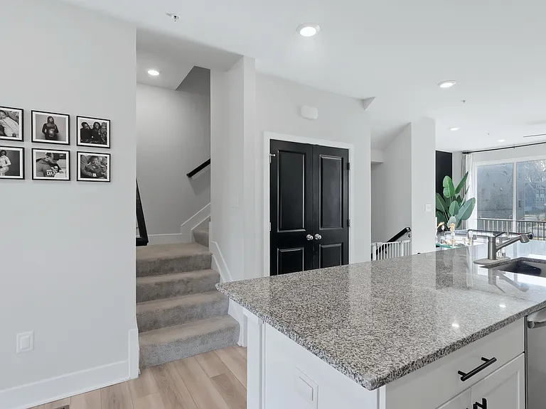 6894 Barrowfield Pl — Photo 12