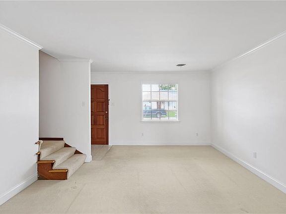 2nd image of 2217 Belmont Pl