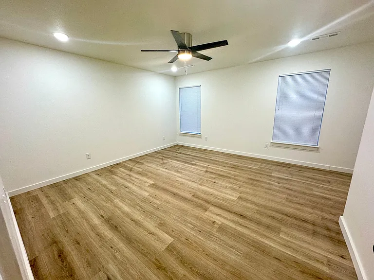 2279 W Wedington Dr — Photo 13