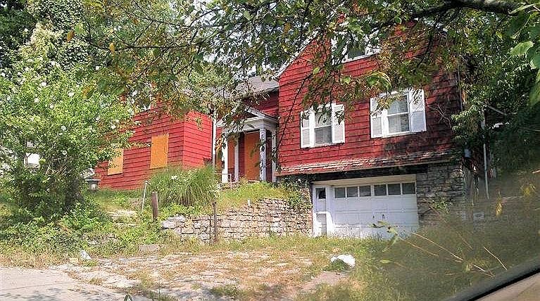 2nd image of 240 McGregor Ave