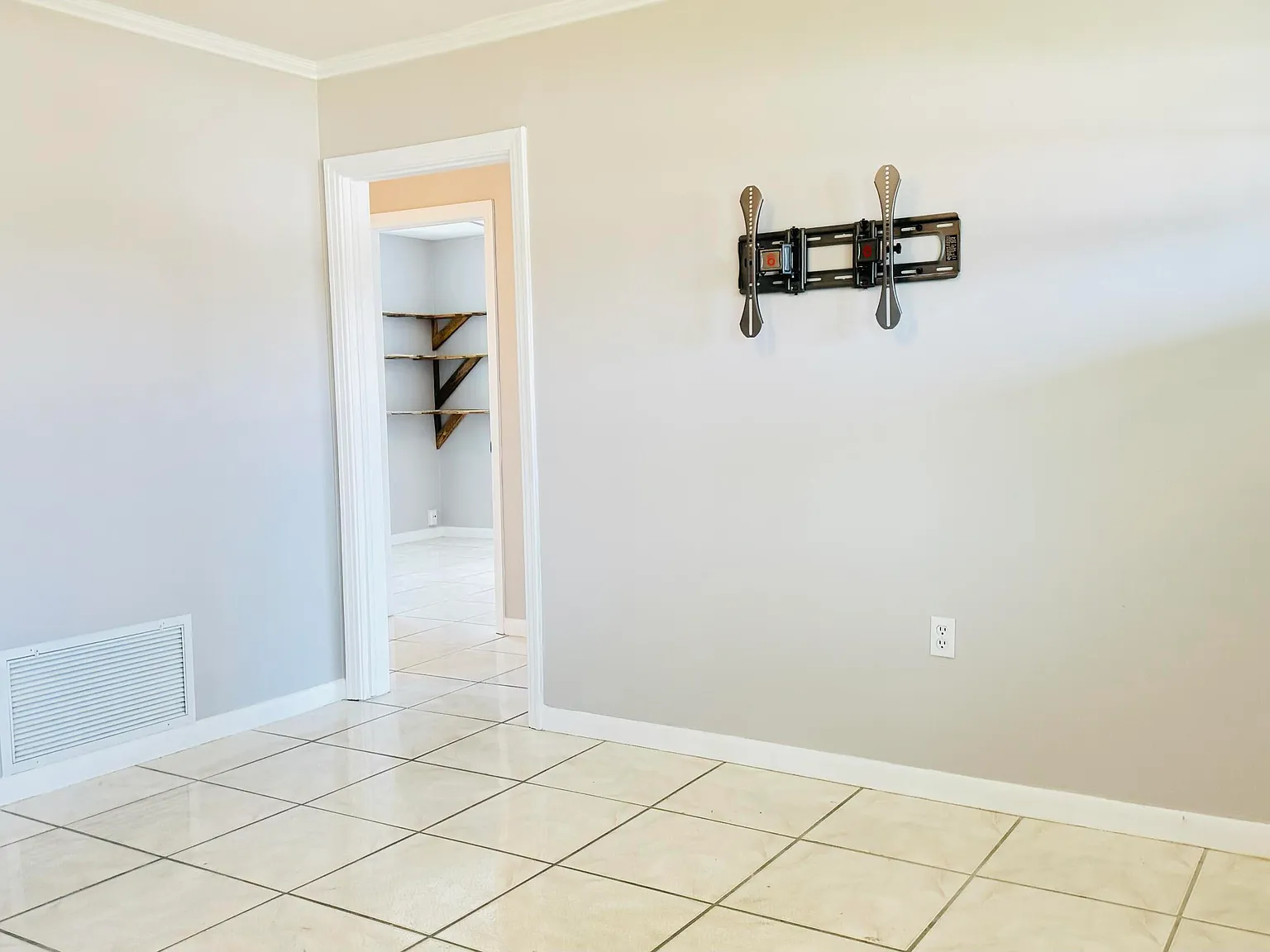 2 bed, 1.0 bath, 675 sqft, $1,495 — Photo 4