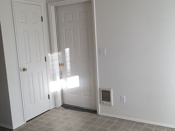 5th image of 2053 SW Timber Ave