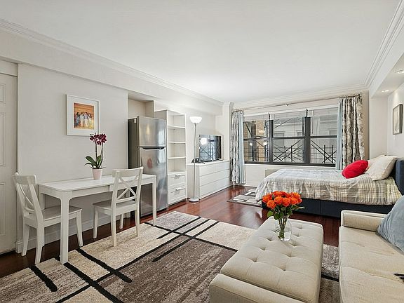2nd image of 140 E 56th St APT 3G