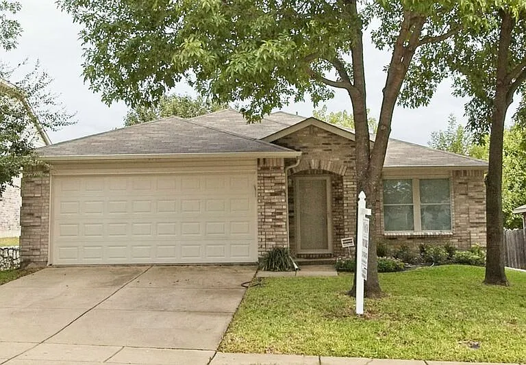 2508 Clear Brook Dr — Photo 1