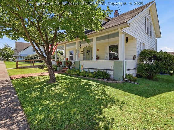 4th image of 2643 Virginia Ave