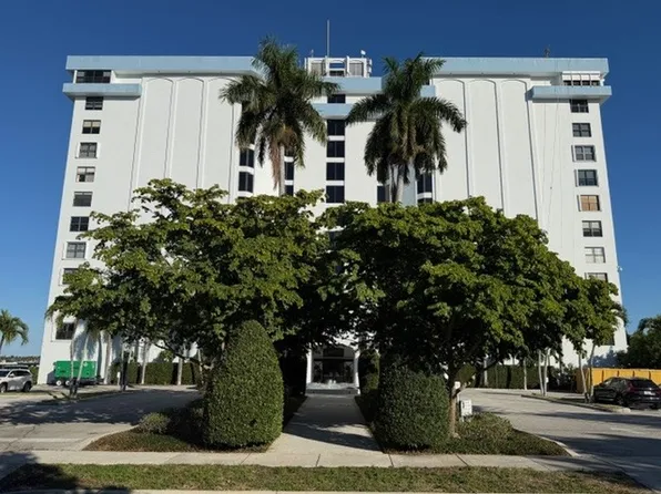 3800 Washington Rd APT 806, West Palm Beach, FL 33405