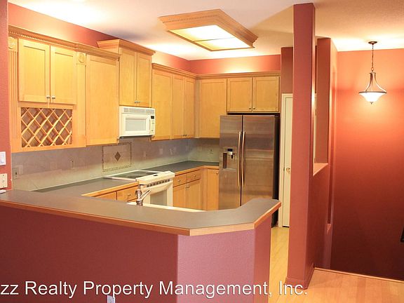3rd image of 13409 Fountainbleau Dr