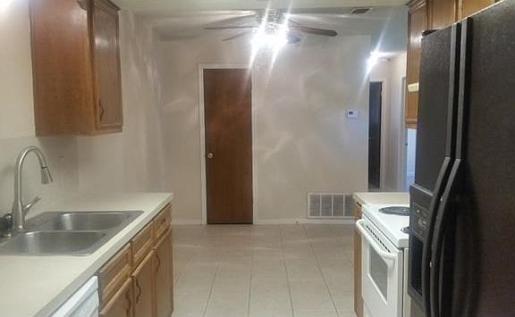 2nd image of 2201 Holly Springs Dr #B