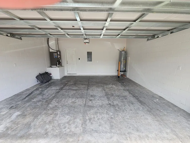1108 Constantine St — Photo 22
