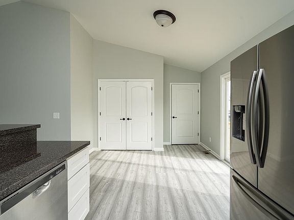 5th image of 2439 Brentwood Dr