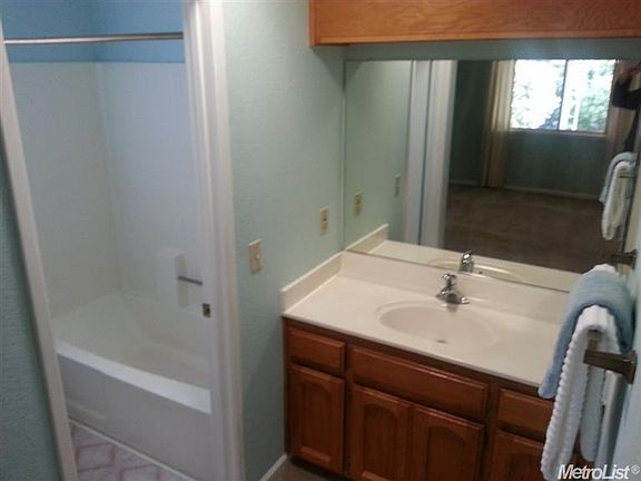 4th image of 7726 Suncountry Ln