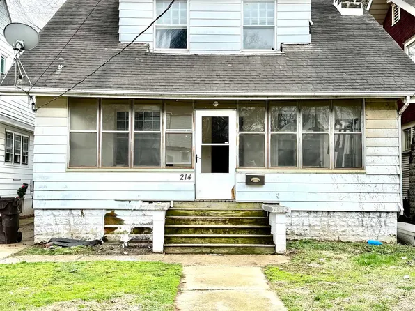 214 E Thrush Ave, Peoria, IL 61603