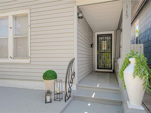 2nd image of 115 Brooklyn Ave
