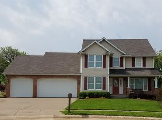 526 Conor Ct, Blue Grass, IA 52726