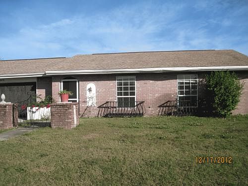 1st image of 122 Bedford Dr NE