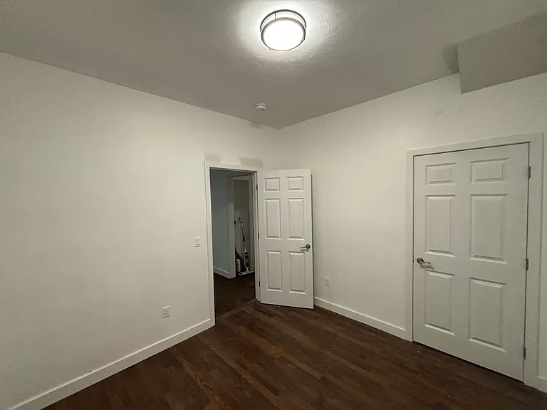 118 Locust St — Photo 5
