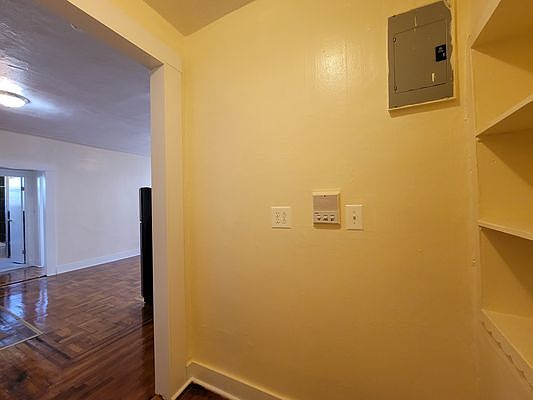 5th image of 422 New York Ave #B6