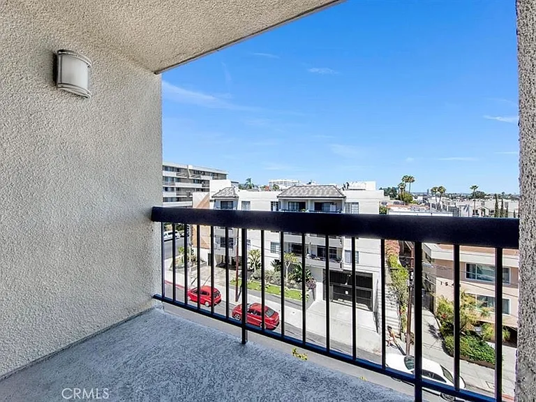 7320 Hawthorn Ave #318 — Photo 4
