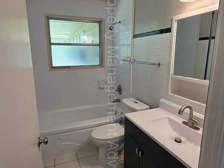 22041 Jerome St — Photo 11