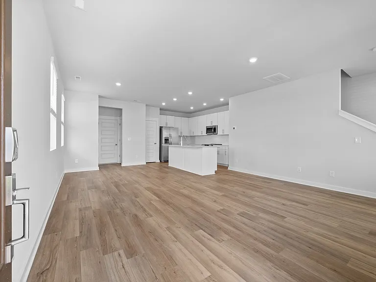 1223 Ross Farms Blvd — Photo 4