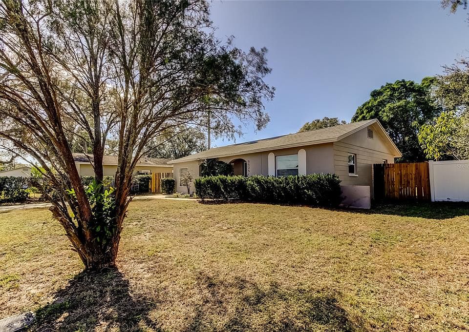 1st image of 5525 PINE CIRCLE NE
