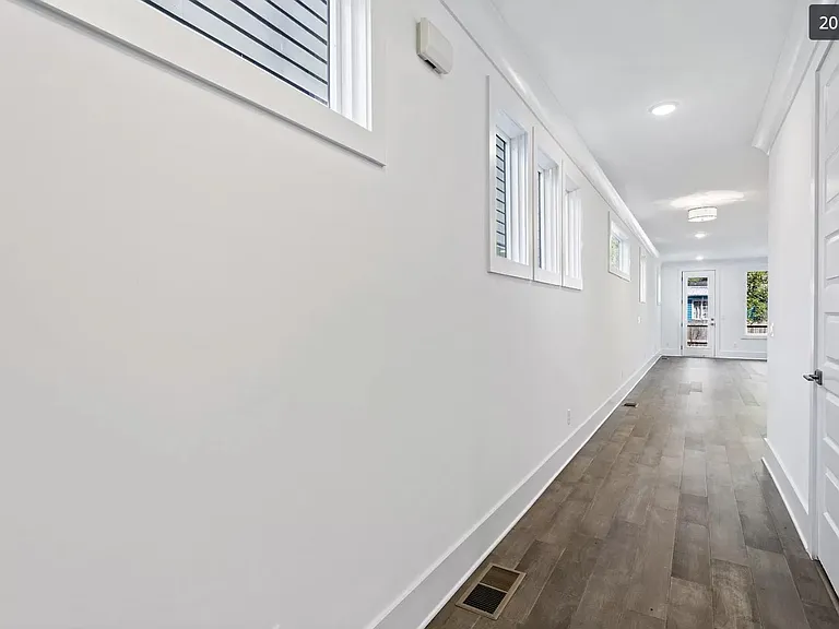 217 Eastmoreland St — Photo 31